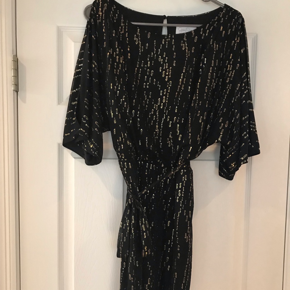 Jessica Simpson Black/Gold Slit-Sleeve dress